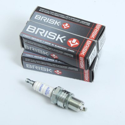 Свечи - "Brisk" - LR15YC.1К SUPER Зазор-0.8мм, ключ-21 (2108-09\2121\2121\Ланос 1.4 (резистор) (1314) 60833951 фото