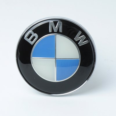 Эмблема "BMW" 74мм (малая) \ пластик \ 2 пукли (Эмираты) тех пакет \ на багажник "Автотовары" 66920794 фото