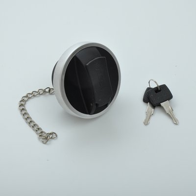 Крышка бензобака TIR черная Турция 051060 Д=60мм/под ключ/с цепочкой(пластиковая) DAF-SCANIA Автотовары 489293 фото