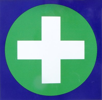 Наклейка Предупреждающая "Доктор" Белый крест/зел.синий фон "Автотовары" 60289997 фото